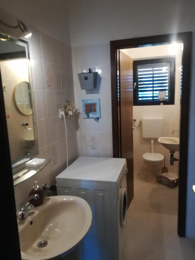 Apartments By The Sea Lokva Rogoznica, Omis - 4821 외부 사진