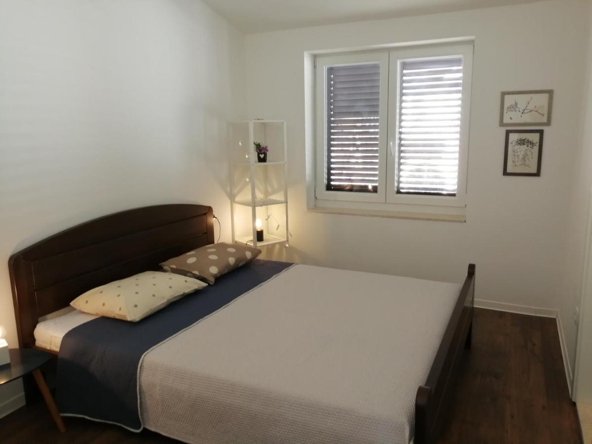 Apartments By The Sea Lokva Rogoznica, Omis - 4821 외부 사진