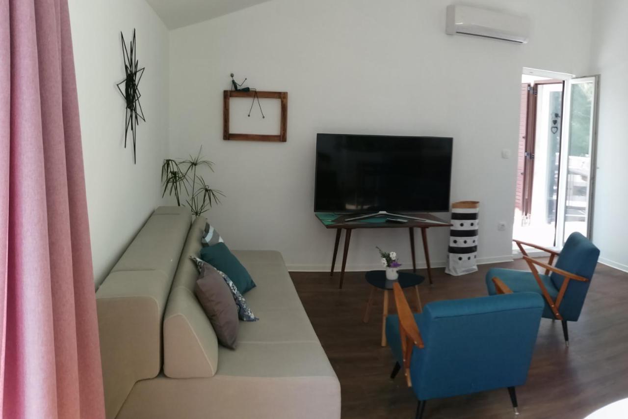 Apartments By The Sea Lokva Rogoznica, Omis - 4821 외부 사진